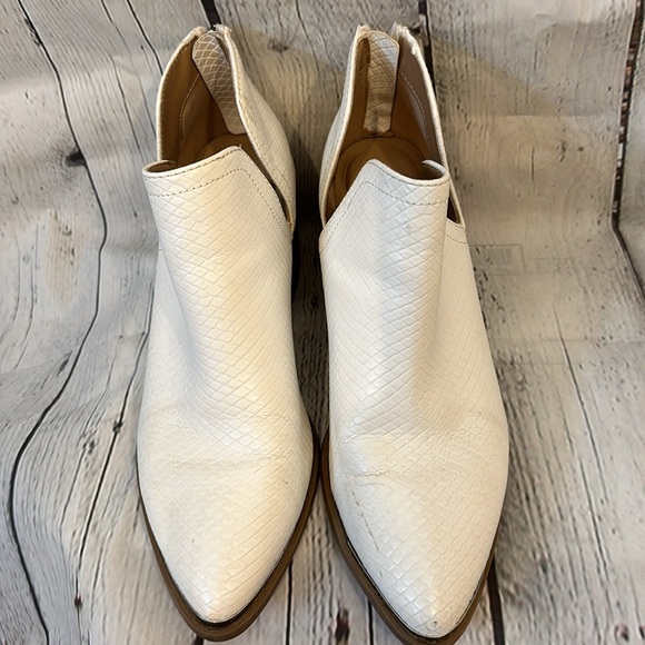 Apt.9 white faux snakeskin heeled booties - Picture 2 of 7